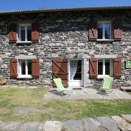 بيت للعطل Maison De Charme En Pierres Avec Jardin, Cheminees Et Jeux Pour Enfants, Proche Foret Du Meygal - Fr-1-582-245