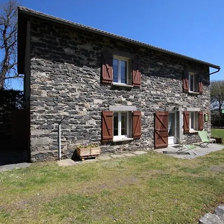 Maison De Charme En Pierres Avec Jardin, Cheminees Et Jeux Pour Enfants, Proche Foret Du Meygal - Fr-1-582-245 *